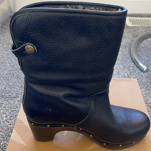 Ugg boots - Picture 4 of 9